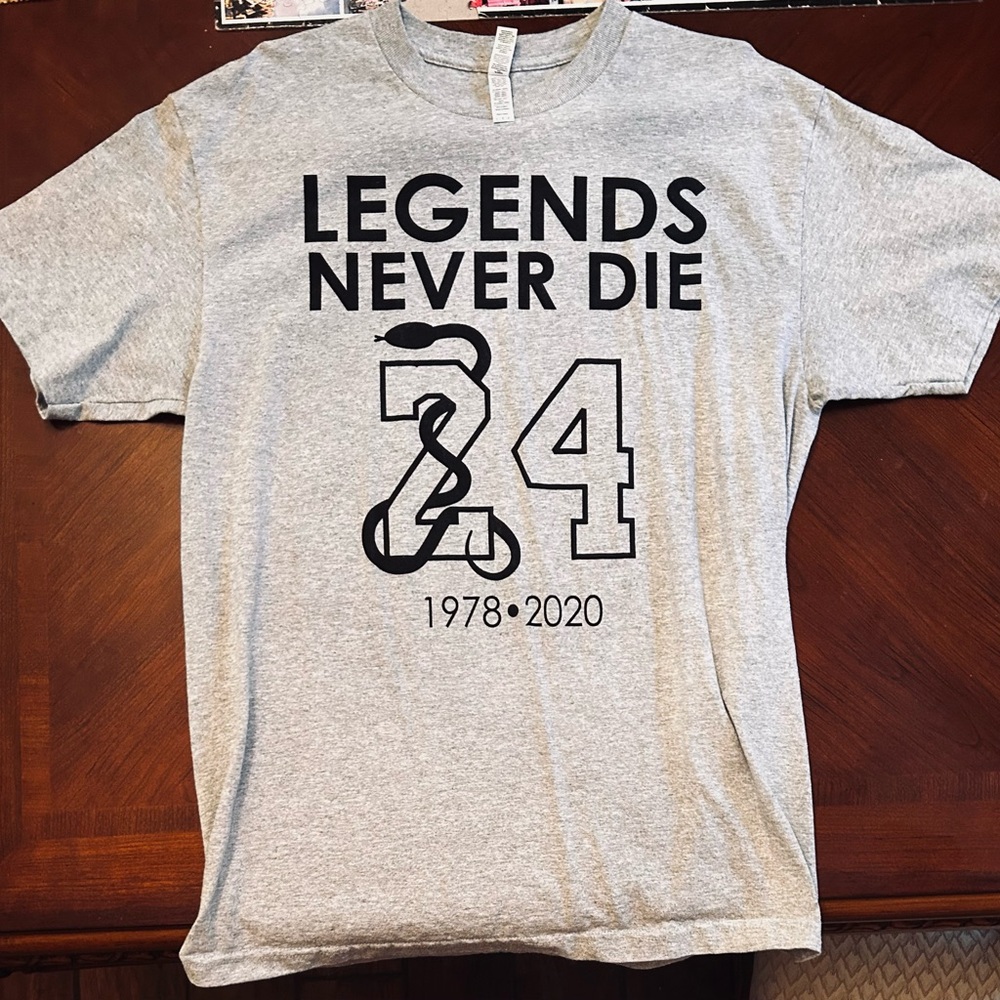Legends Never Die Tribute To Kobe Bryant Gray T- Shirt (SEND ANY OFFER‼️)